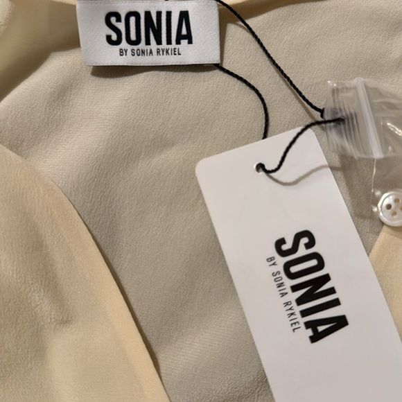 Cream colored silk Sonia Rykiel blouse.  NWT. Size 6. - Picture 3 of 4